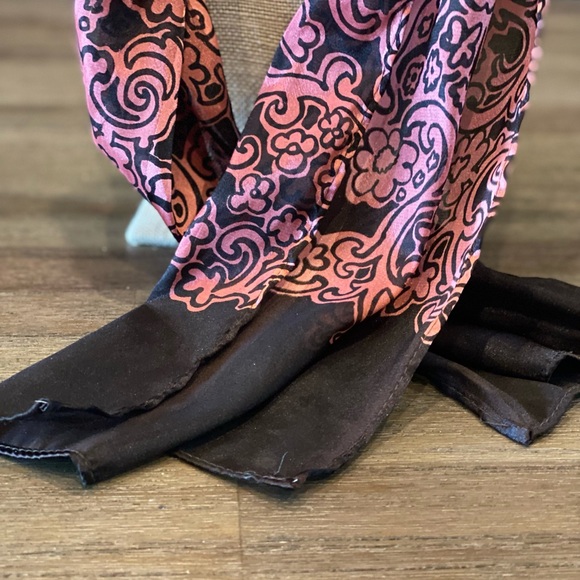 Cejon Scarf - Picture 7 of 7